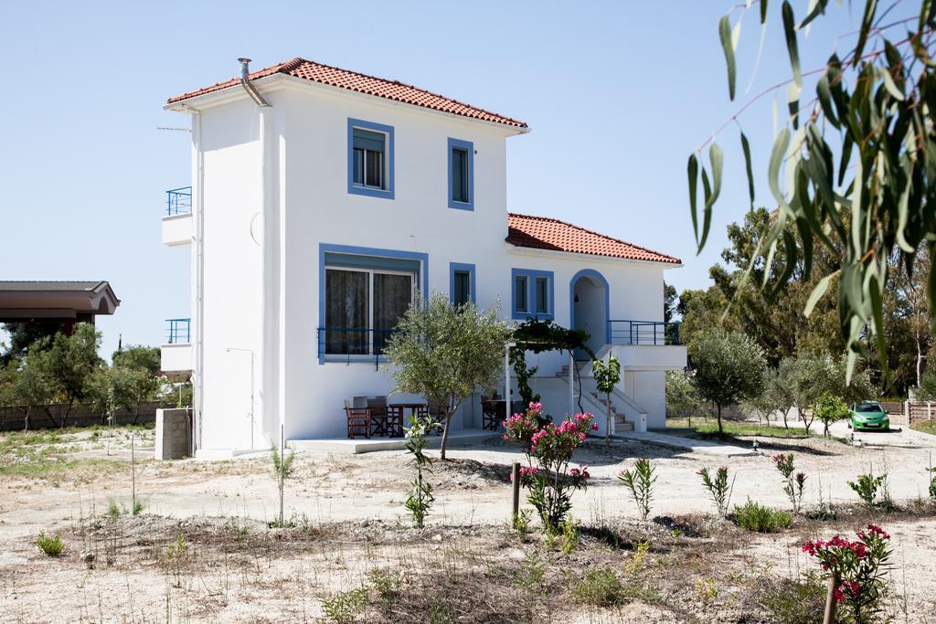 Romanos XI Xi Beach Exteriör bild